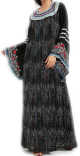 Robe noire avec broderies en couleur et paillettes argentees