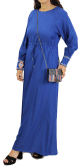Robe longue bleue avec ceinture integree et broderies au niveau des manches