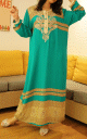 Robe orientale longue avec broderies et strass couleur vert-bleu