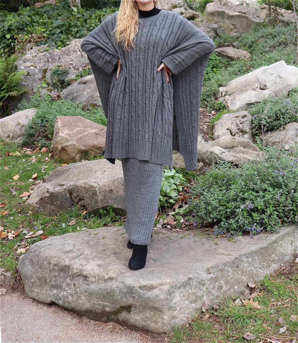 Ensemble robe et poncho grosse maille pour femme (Saison Automne-Hiver) -  Couleur Gris - Prêt à porter et accessoires sur