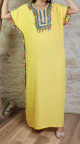 Gandoura ample fluide avec broderie brillante et pompons multi-couleurs - Robe longue grande taille pour femme - Couleur jaune