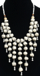 Collier ethnique imitation pierres blanches avec plusieurs rangs pendants agence de chainons et d'agrements argentes
